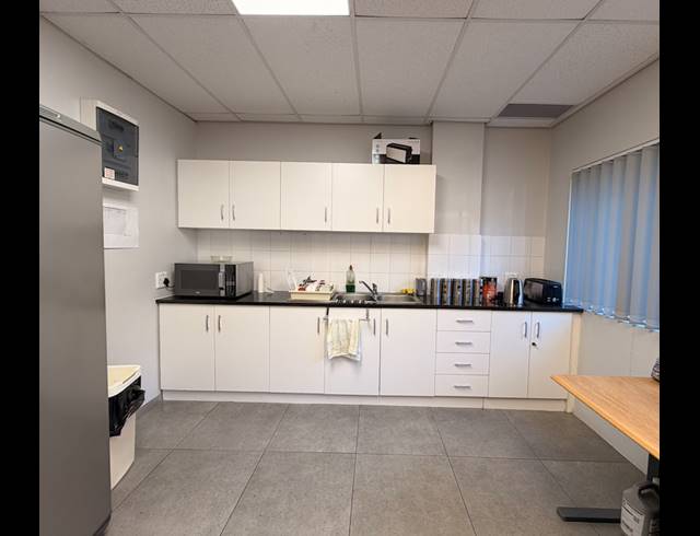 338M² OFFICE TO LET IN SOMERSET PARK